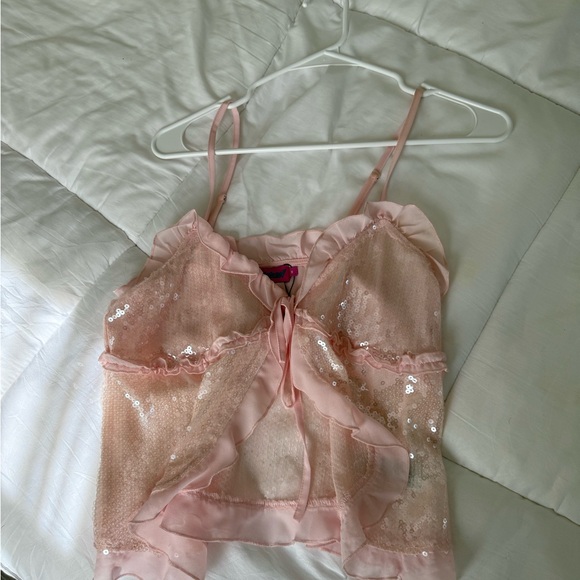 Edikted Sequin Ruffle Split Front Top - Picture 2 of 5